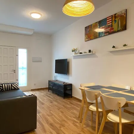 Apartment Sant Lluis Center, 2 Min Walk From The Sea Lloret de Mar