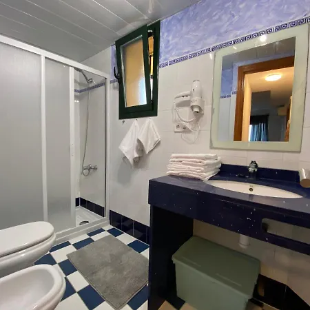 Apartment Sant Lluis Center, 2 Min Walk From The Sea