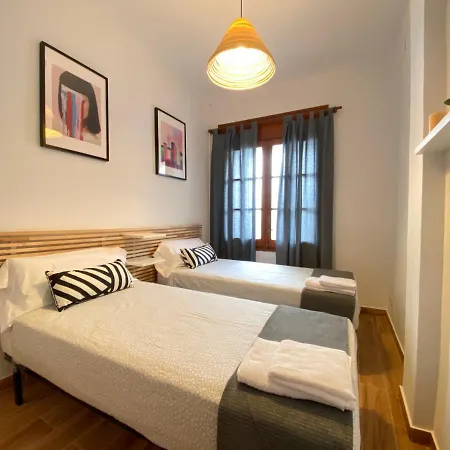 Apartment Sant Lluis Center, 2 Min Walk From The Sea Lloret de Mar