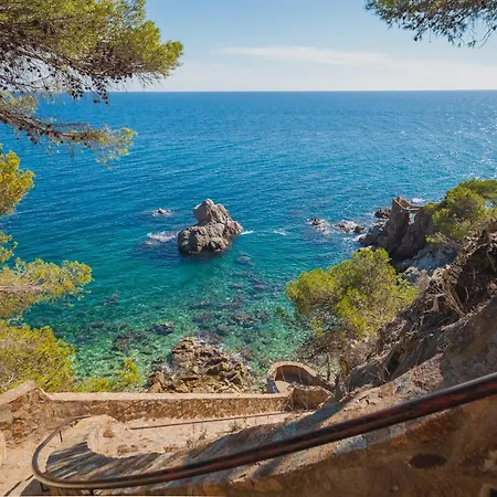 Apartment Sant Lluis Center, 2 Min Walk From The Sea