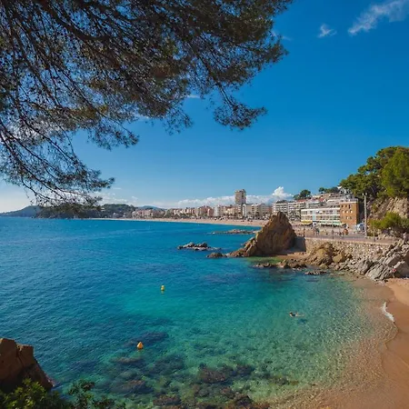 Apartment Sant Lluis Center, 2 Min Walk From The Sea *